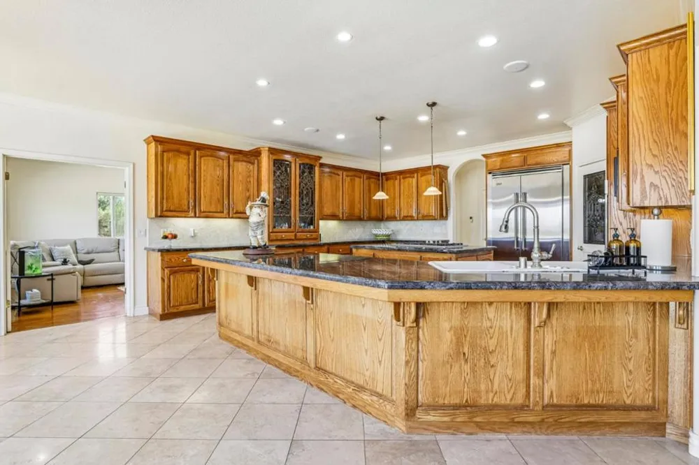 1515 S Ridgemark Drive Hollister, CA 95023