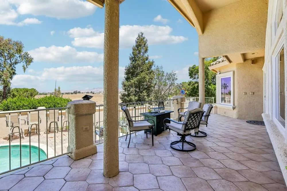 1515 S Ridgemark Drive Hollister, CA 95023