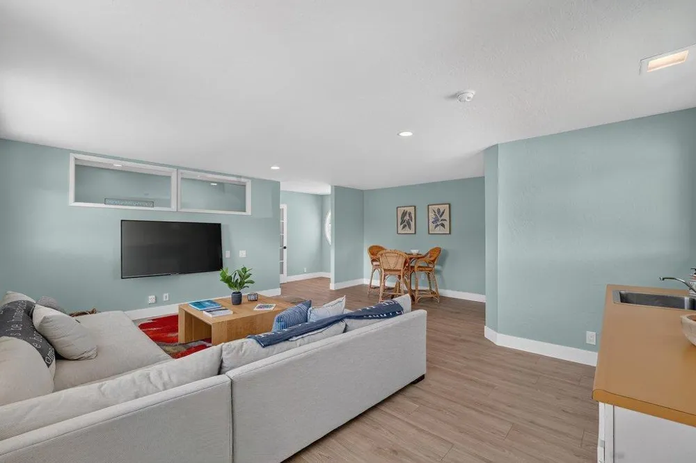 229 16th Avenue Santa Cruz, CA 95062