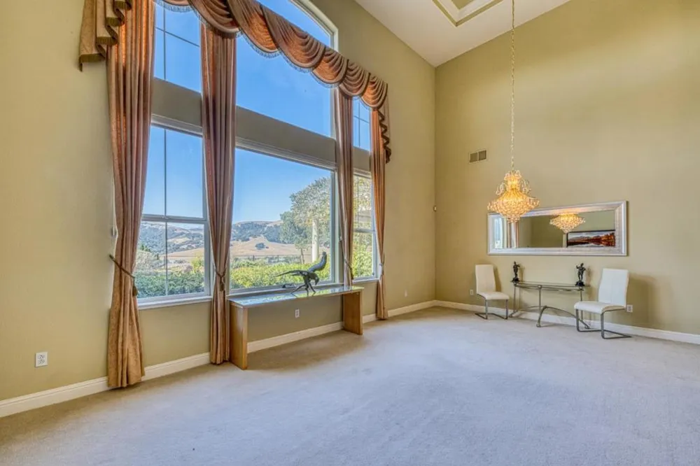 385 Via Vaquero Norte San Juan Bautista, CA 95045