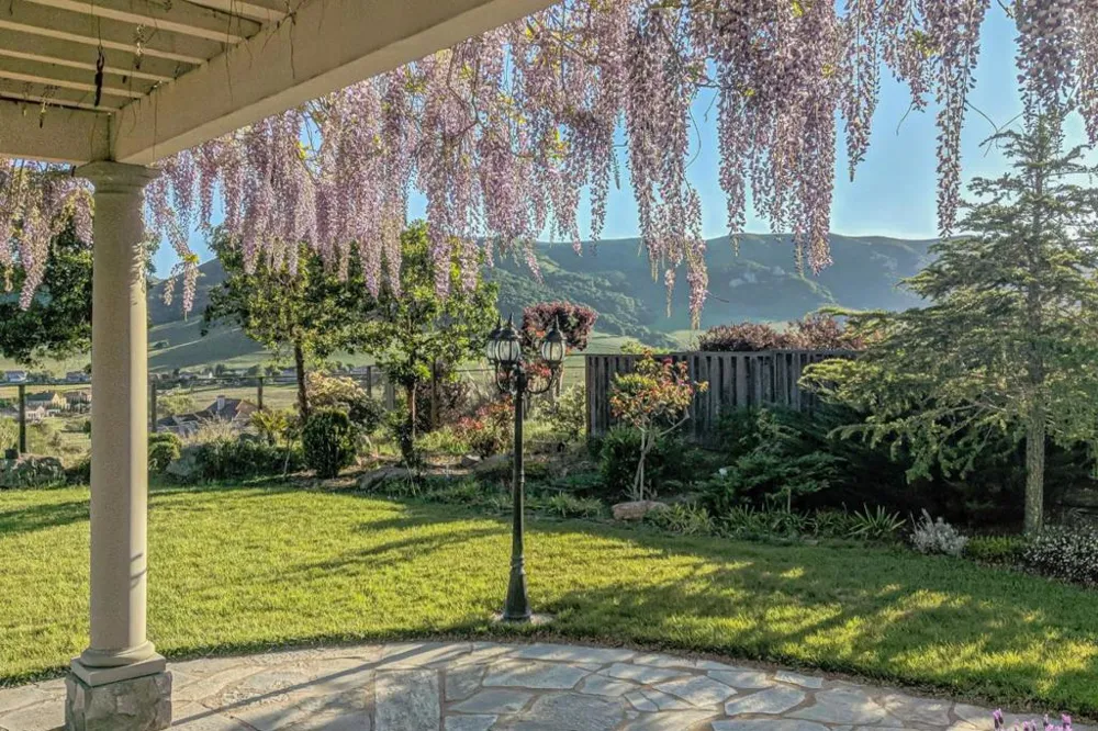 385 Via Vaquero Norte San Juan Bautista, CA 95045