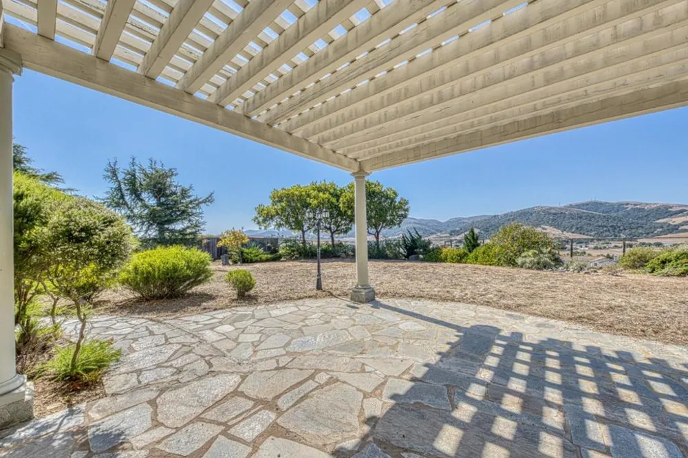 385 Via Vaquero Norte San Juan Bautista, CA 95045