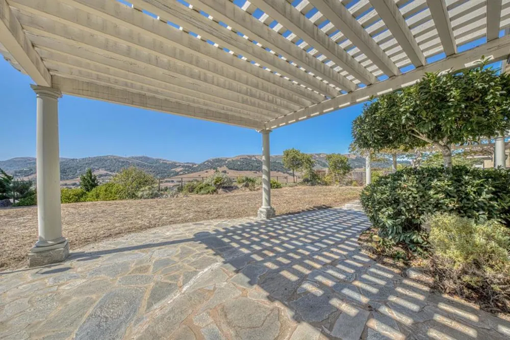 385 Via Vaquero Norte San Juan Bautista, CA 95045