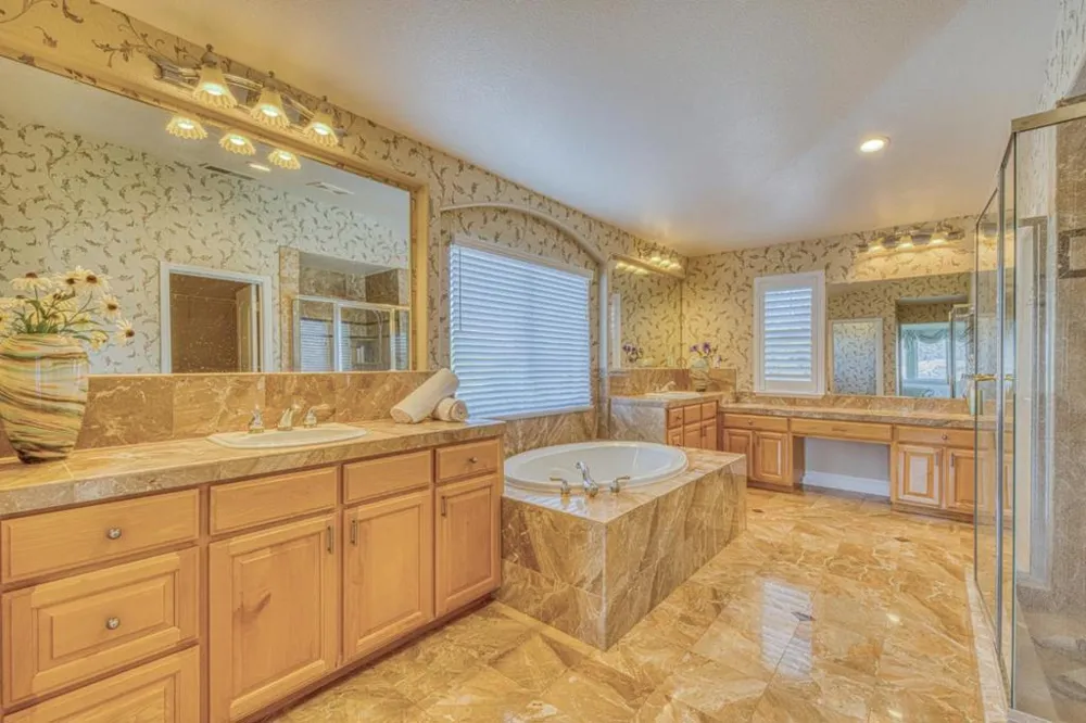 385 Via Vaquero Norte San Juan Bautista, CA 95045