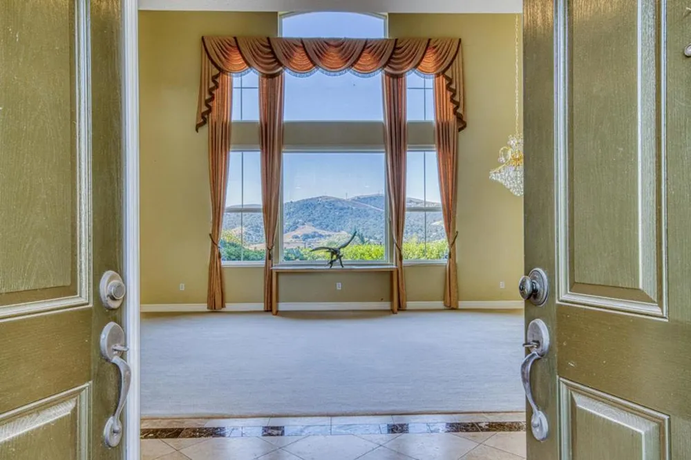 385 Via Vaquero Norte San Juan Bautista, CA 95045
