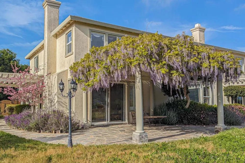 385 Via Vaquero Norte San Juan Bautista, CA 95045