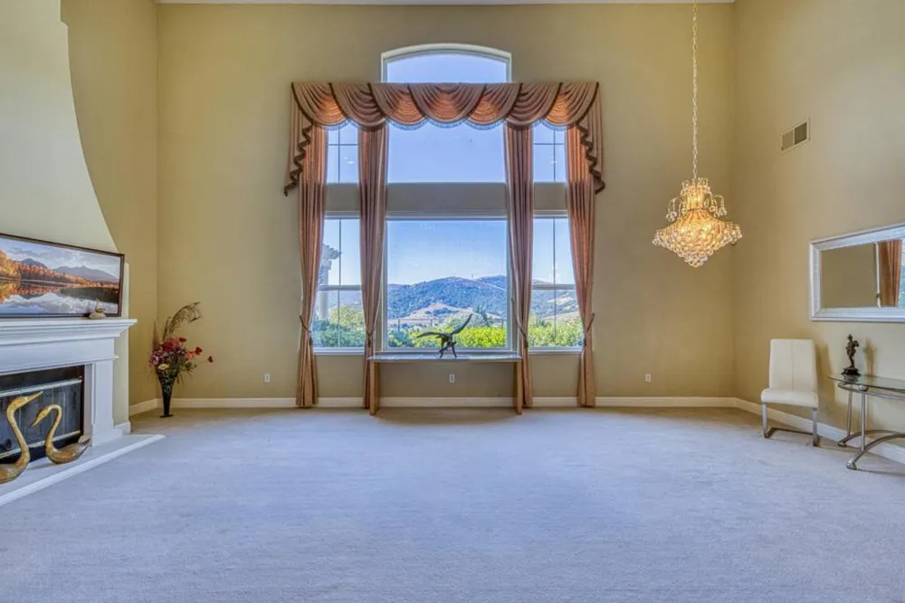 385 Via Vaquero Norte San Juan Bautista, CA 95045