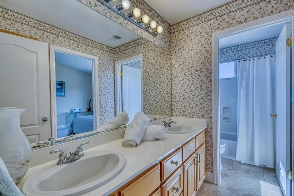 385 Via Vaquero Norte San Juan Bautista, CA 95045
