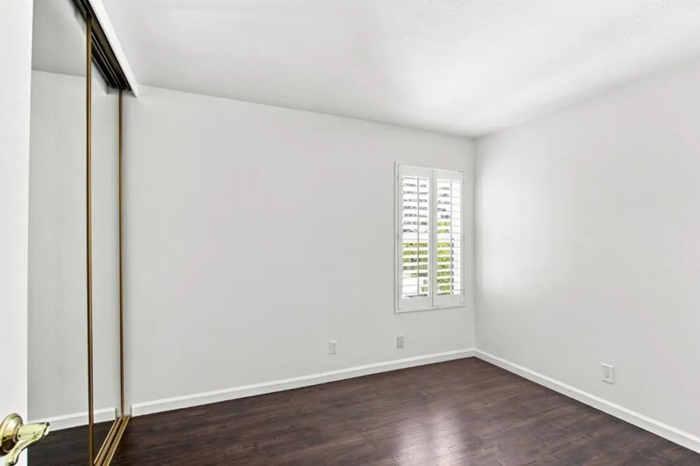 22890 Cricket Hill Road Cupertino, CA 95014