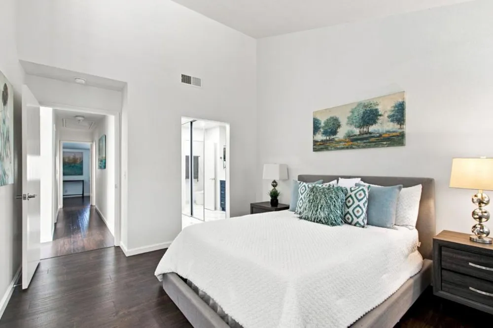 22890 Cricket Hill Road Cupertino, CA 95014