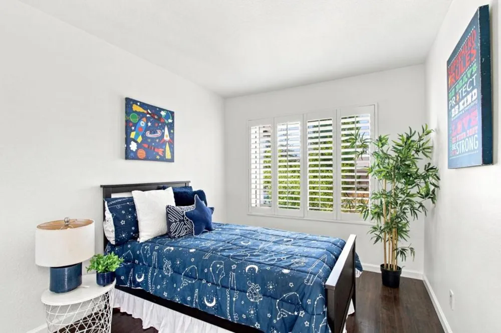 22890 Cricket Hill Road Cupertino, CA 95014