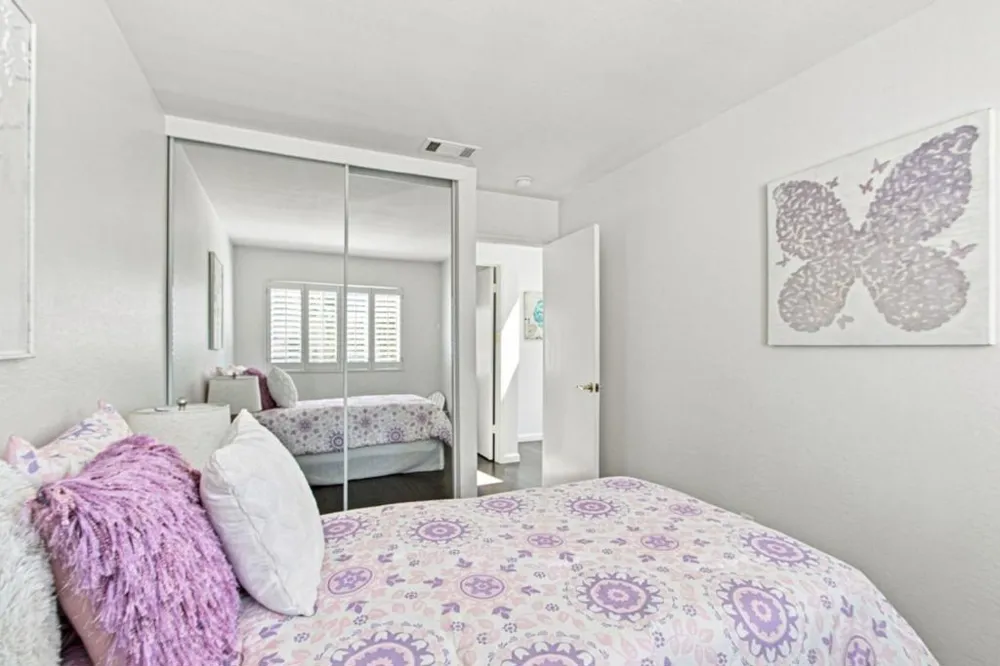 22890 Cricket Hill Road Cupertino, CA 95014