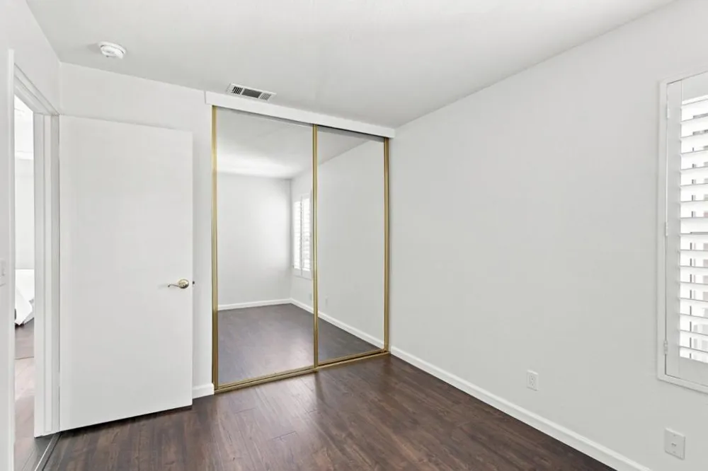22890 Cricket Hill Road Cupertino, CA 95014
