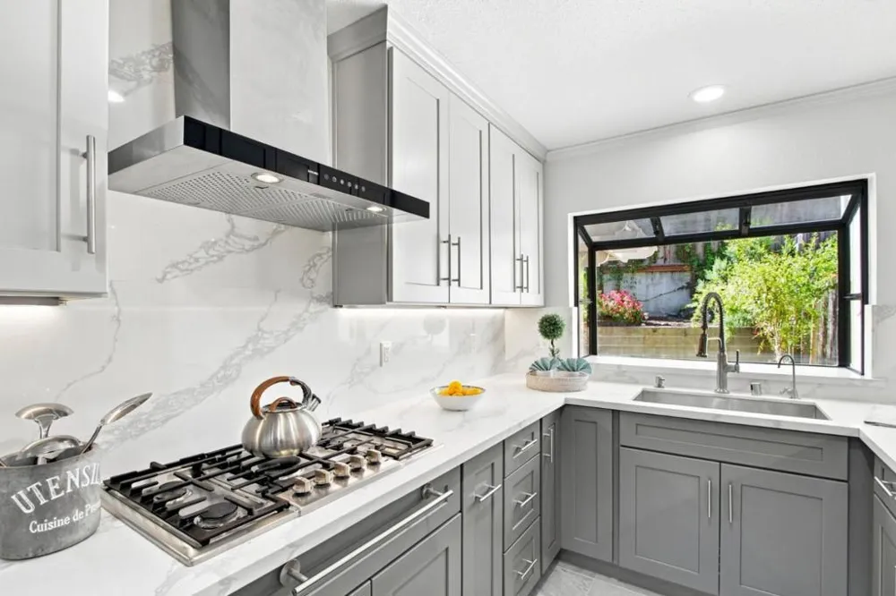 22890 Cricket Hill Road Cupertino, CA 95014