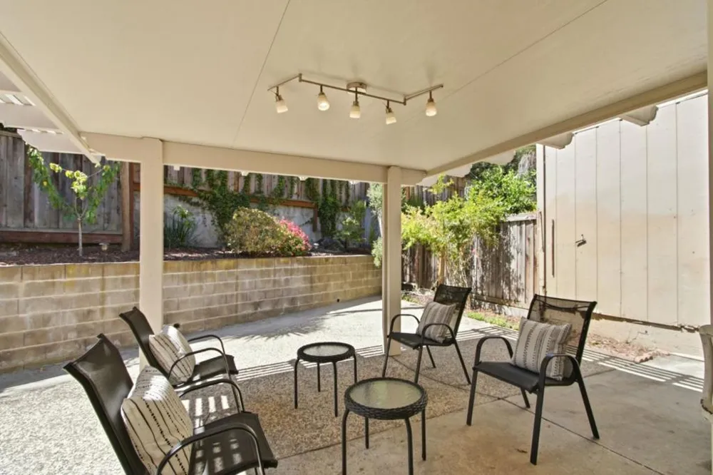22890 Cricket Hill Road Cupertino, CA 95014