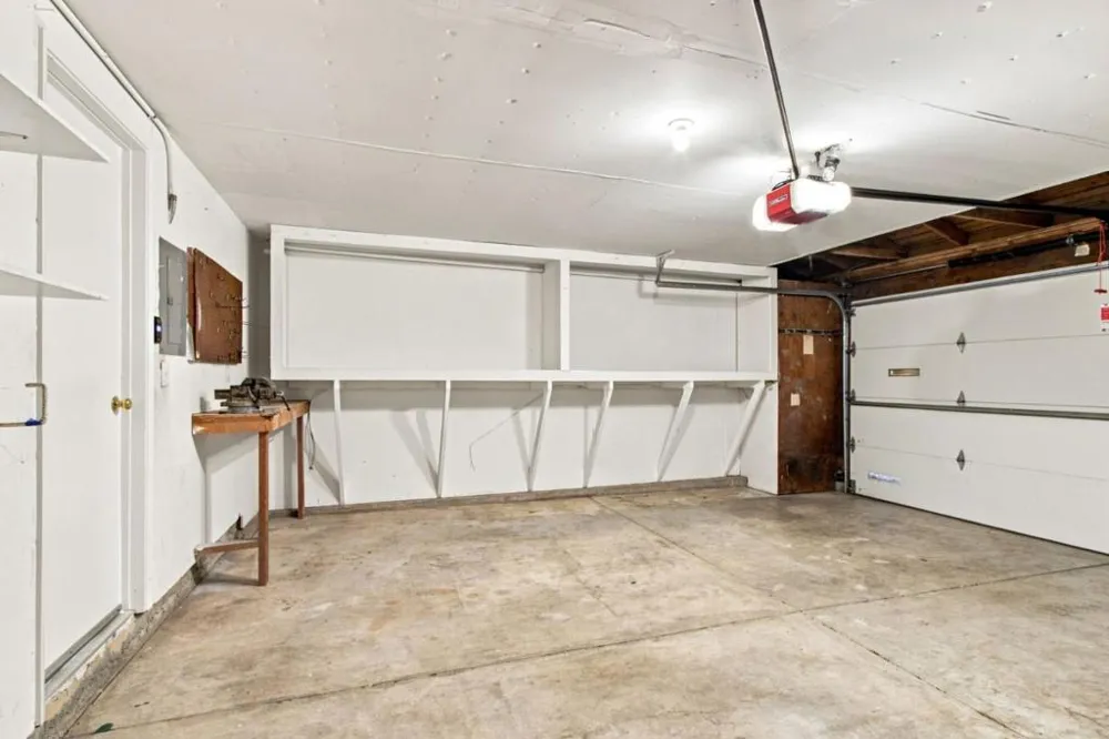 22890 Cricket Hill Road Cupertino, CA 95014