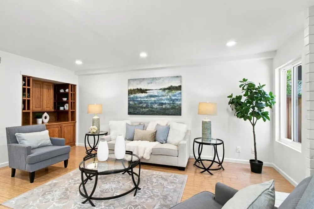 22890 Cricket Hill Road Cupertino, CA 95014