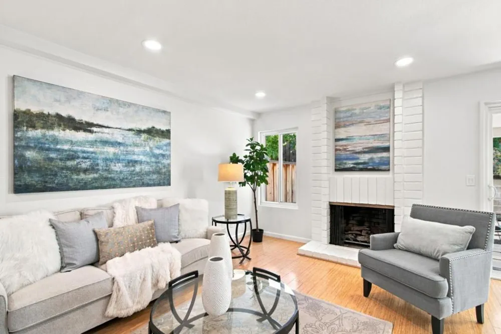 22890 Cricket Hill Road Cupertino, CA 95014