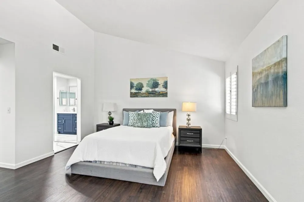 22890 Cricket Hill Road Cupertino, CA 95014