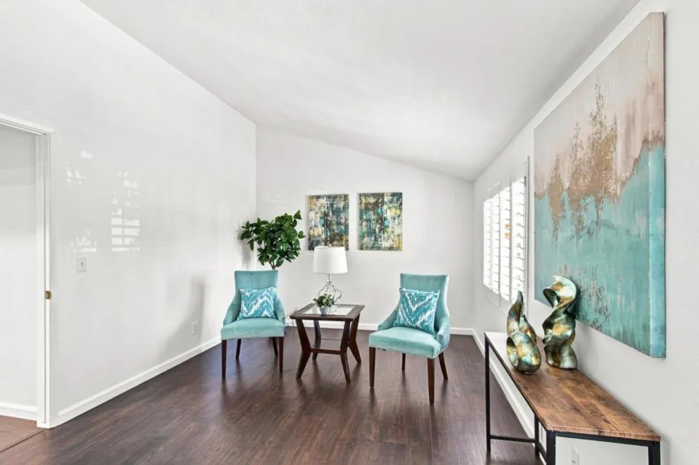 22890 Cricket Hill Road Cupertino, CA 95014