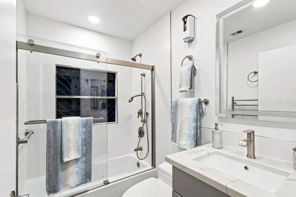 22890 Cricket Hill Road Cupertino, CA 95014