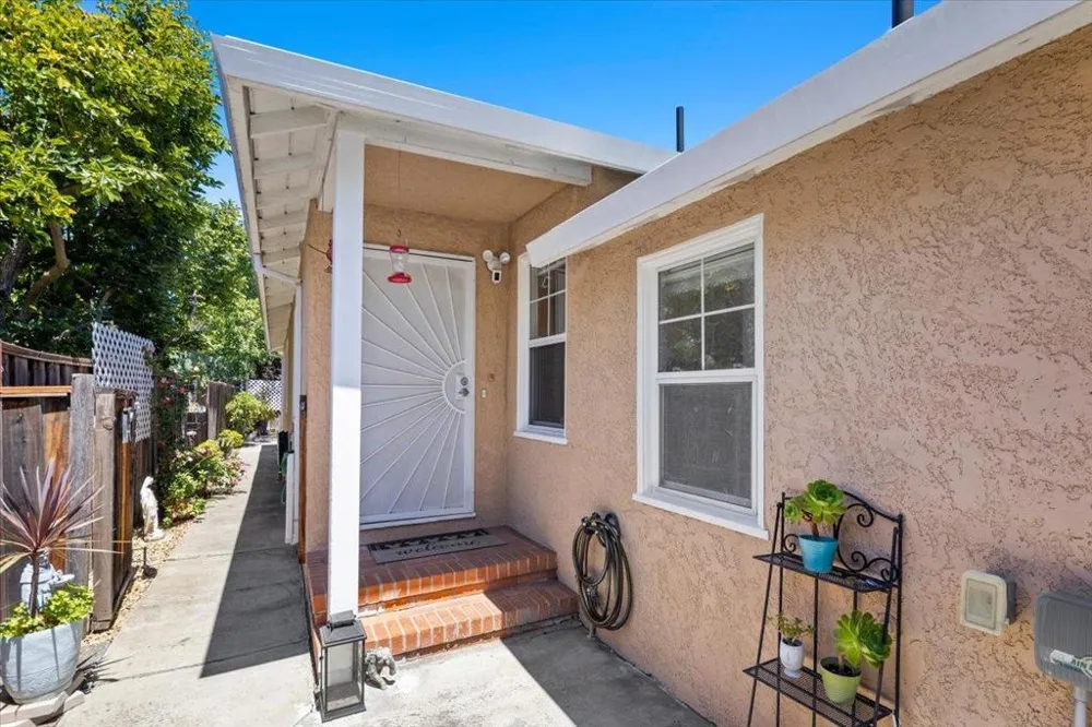 3523 Page Street Redwood City, CA 94063