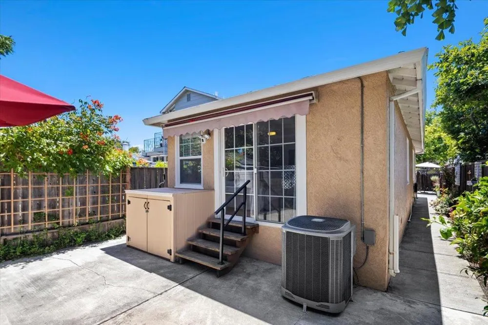 3523 Page Street Redwood City, CA 94063