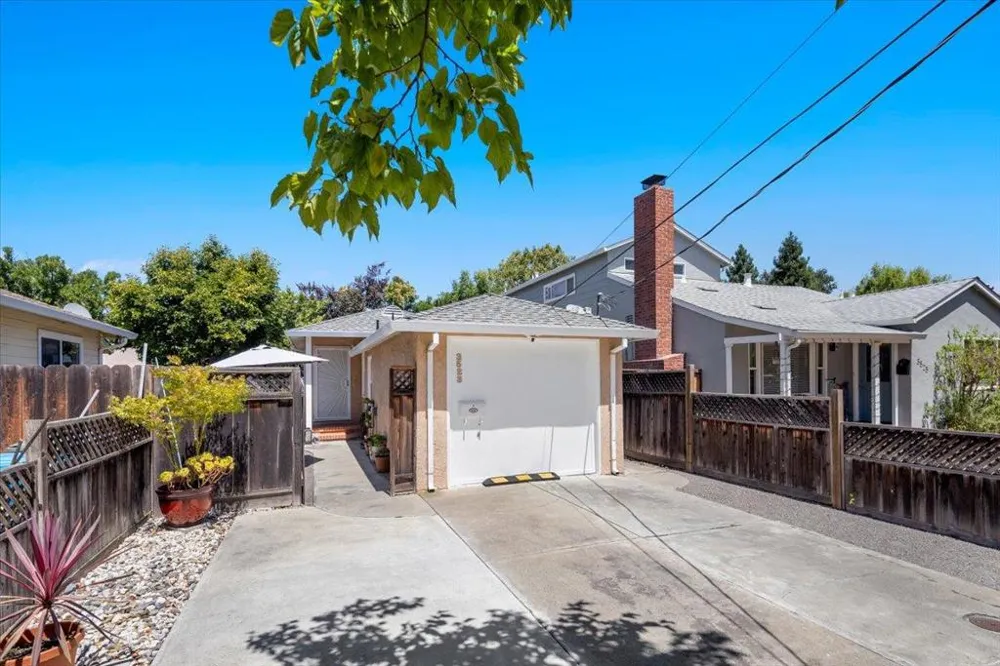 3523 Page Street Redwood City, CA 94063