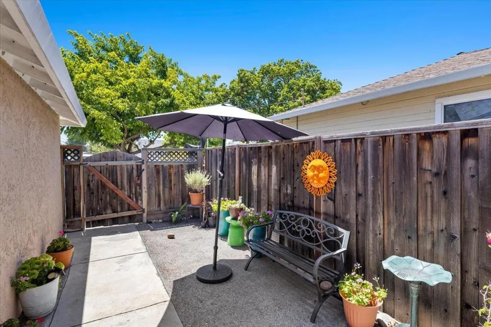 3523 Page Street Redwood City, CA 94063