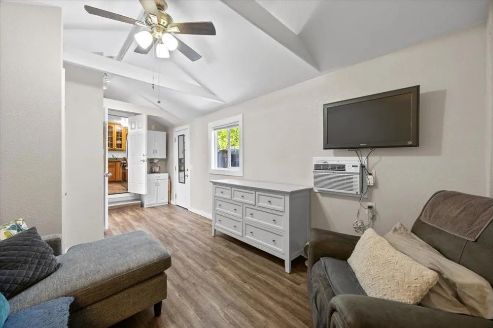 3523 Page Street Redwood City, CA 94063