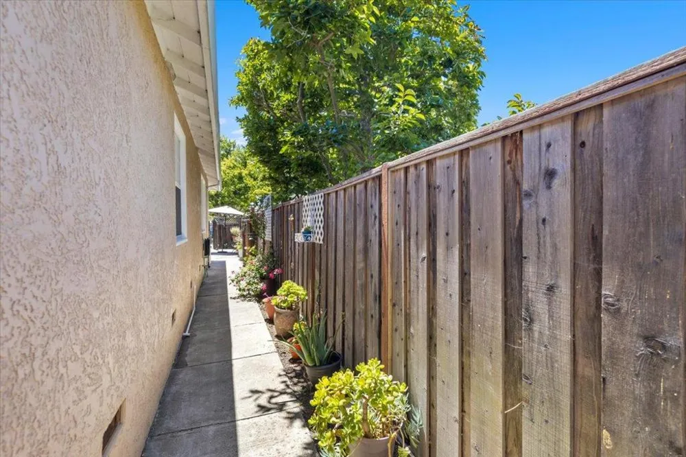 3523 Page Street Redwood City, CA 94063