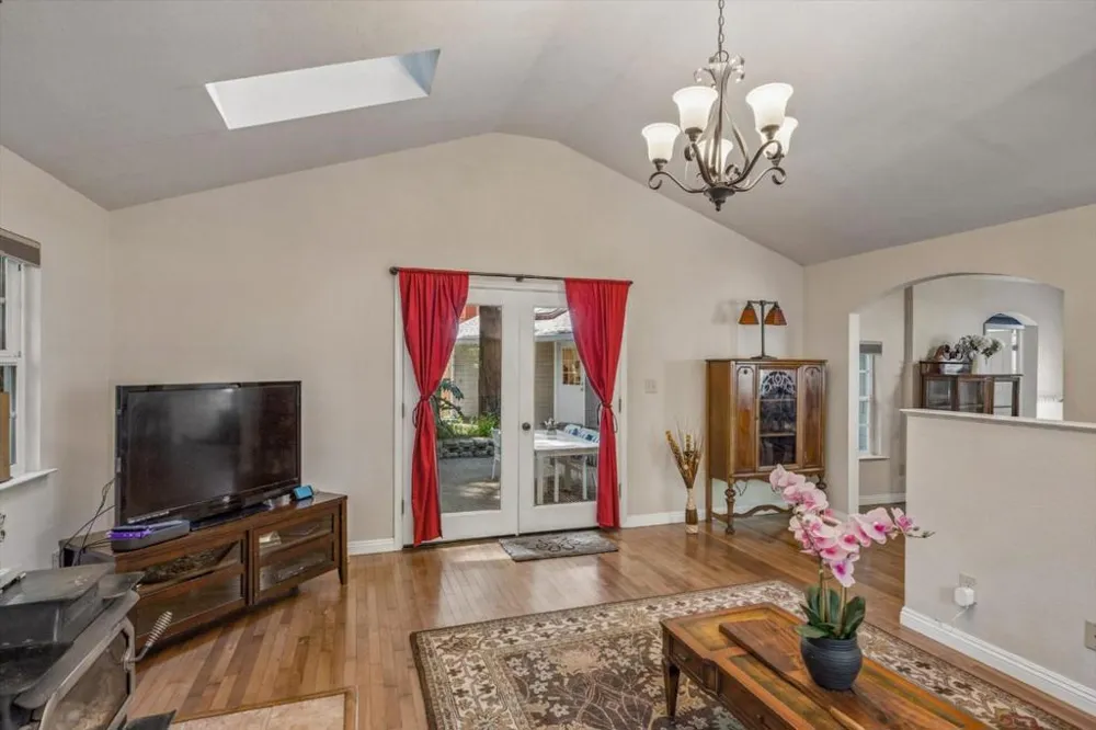 17515 Comanche Trail Los Gatos, CA 95033
