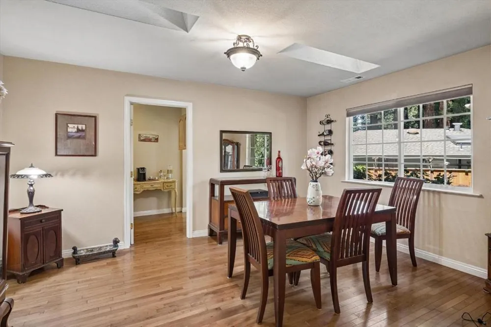 17515 Comanche Trail Los Gatos, CA 95033