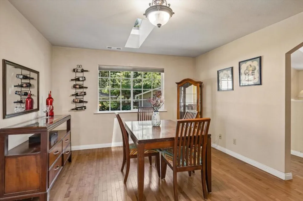 17515 Comanche Trail Los Gatos, CA 95033