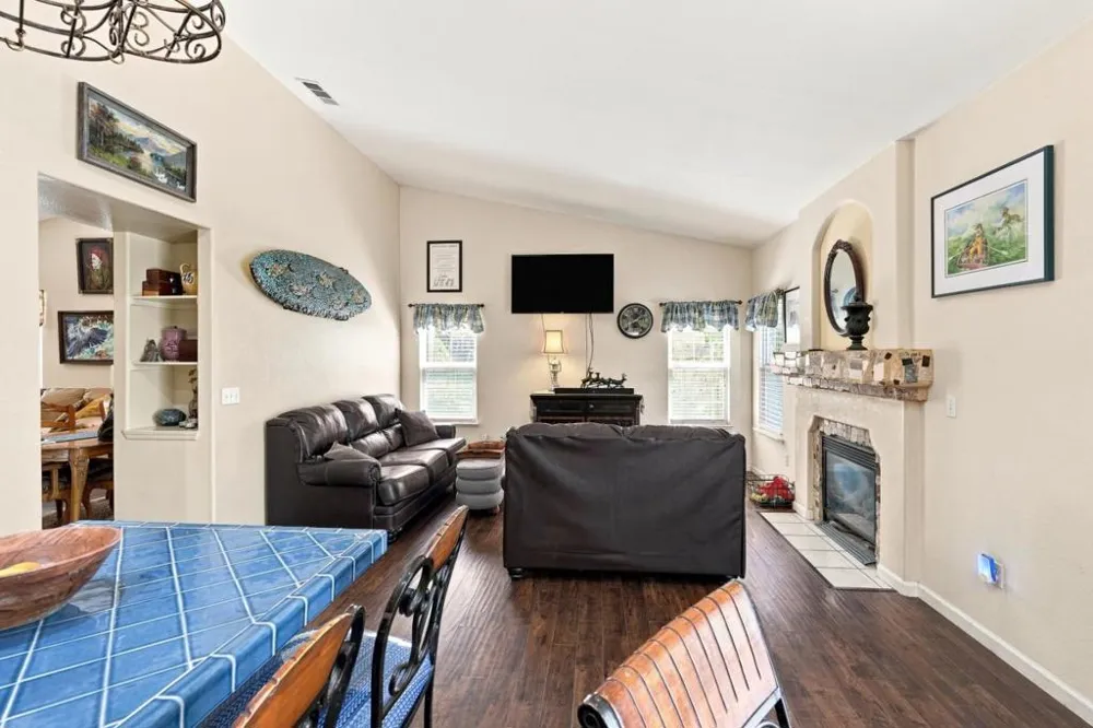 647 Elmwood Drive Los Banos, CA 93635