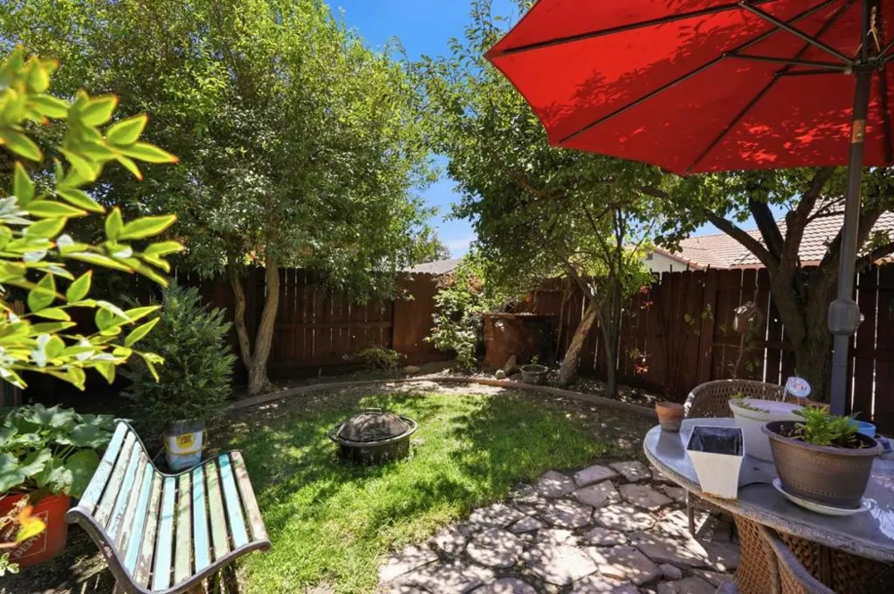 647 Elmwood Drive Los Banos, CA 93635