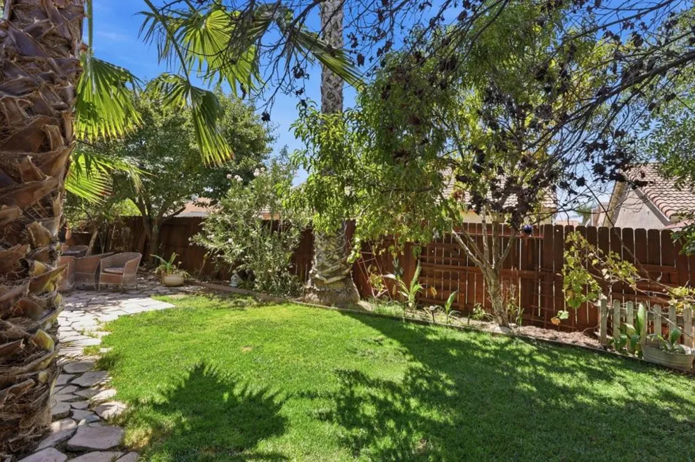 647 Elmwood Drive Los Banos, CA 93635