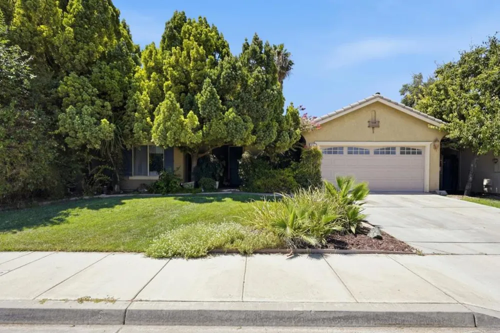 647 Elmwood Drive Los Banos, CA 93635