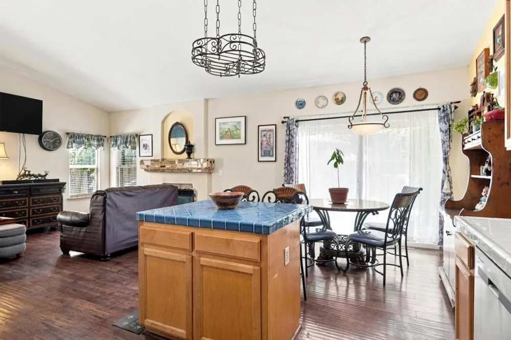 647 Elmwood Drive Los Banos, CA 93635