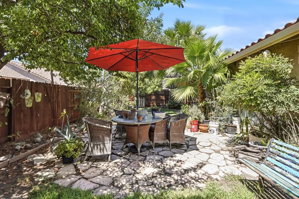 647 Elmwood Drive Los Banos, CA 93635