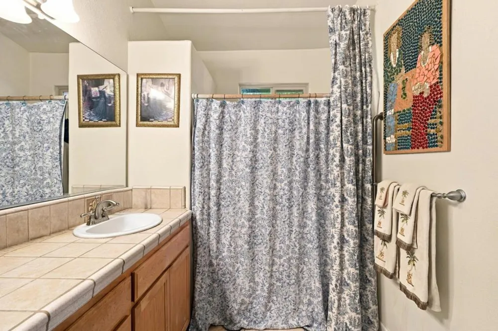 647 Elmwood Drive Los Banos, CA 93635