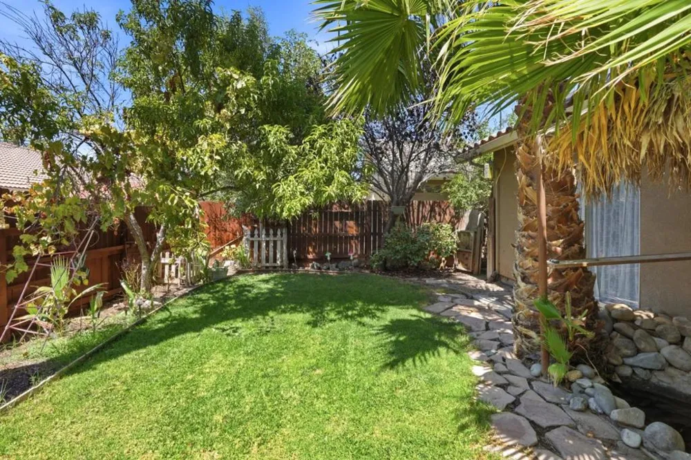 647 Elmwood Drive Los Banos, CA 93635
