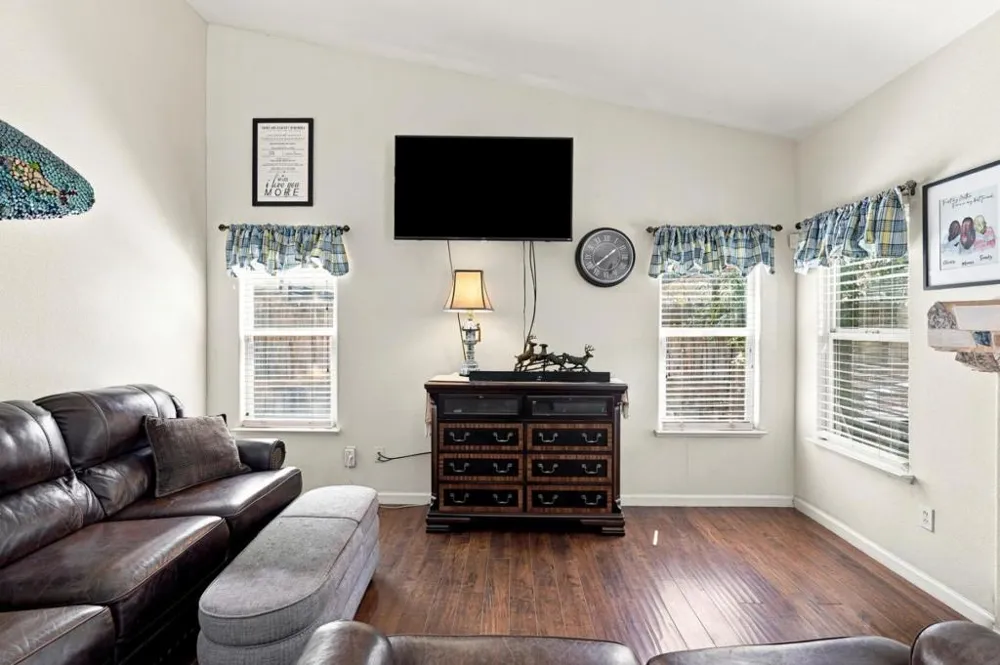 647 Elmwood Drive Los Banos, CA 93635
