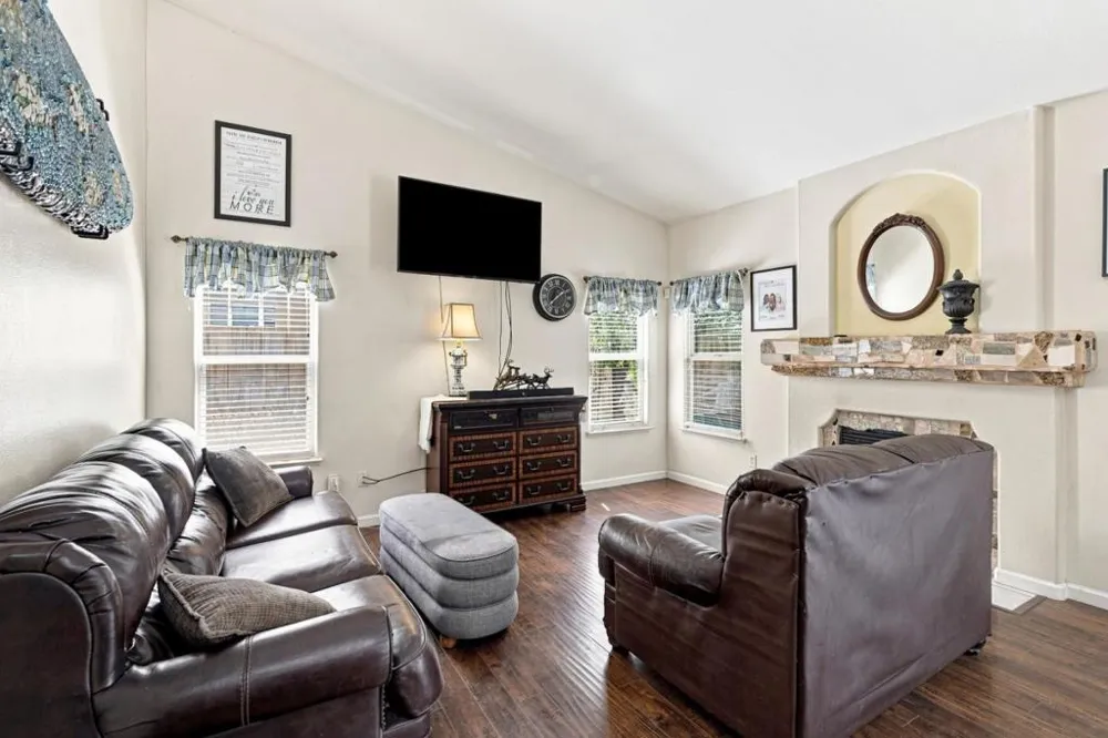 647 Elmwood Drive Los Banos, CA 93635