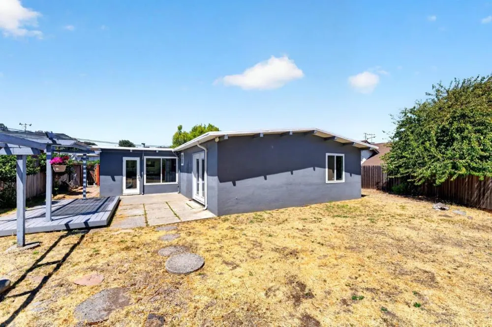 1111 Marionola Way Pinole, CA 94564