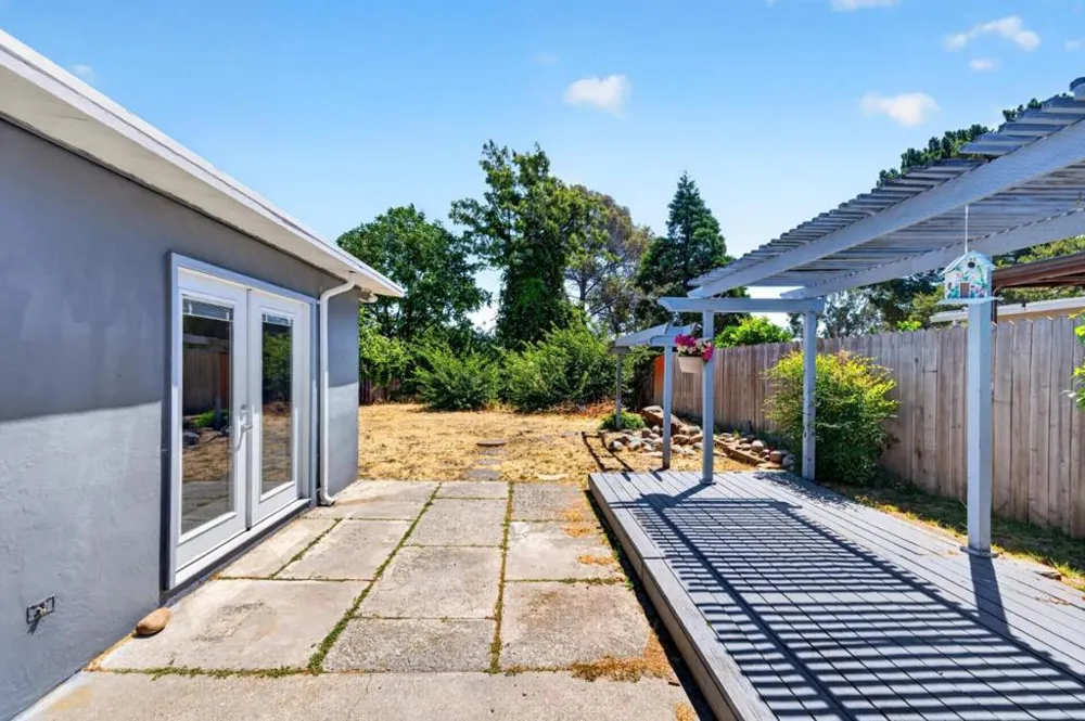 1111 Marionola Way Pinole, CA 94564