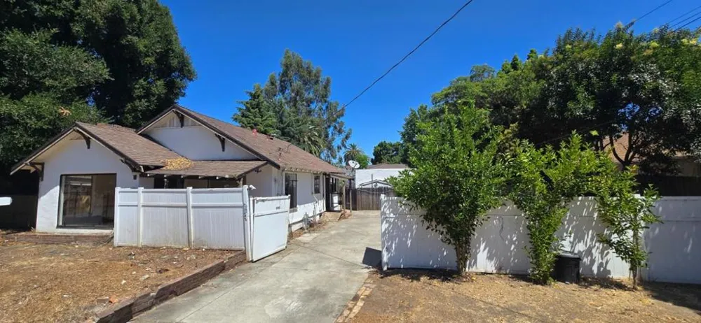 393 Beemer Avenue Sunnyvale, CA 94086