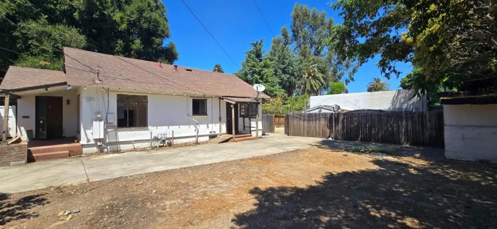 393 Beemer Avenue Sunnyvale, CA 94086