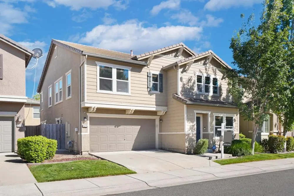 5272 Glimmer Way Sacramento, CA 95835
