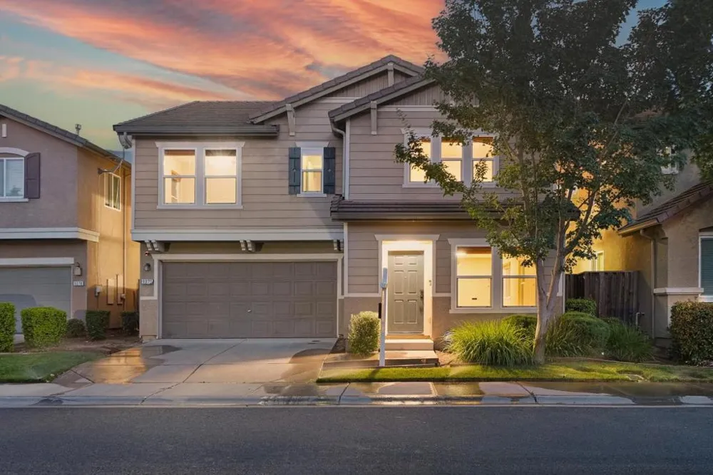 5272 Glimmer Way Sacramento, CA 95835